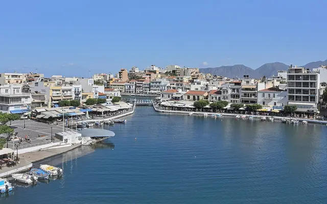 Lake Voulismeni in Agios Nikolaos, about an hour from Heraklion Airport
