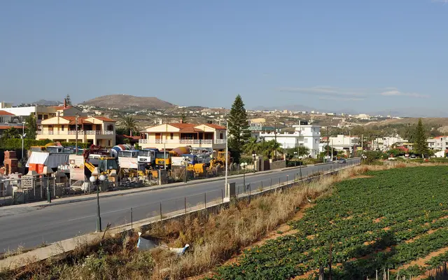 National road in Crete, illustration of driving a rental car from Heraklion Airport