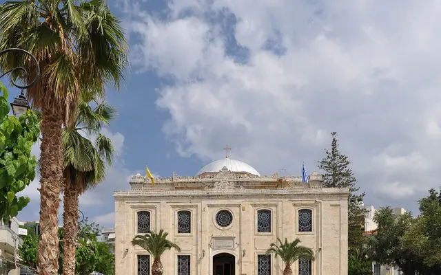 Agios Titos church in central Heraklion, illustration of the Olive Green Hotel area near Heraklion Airport