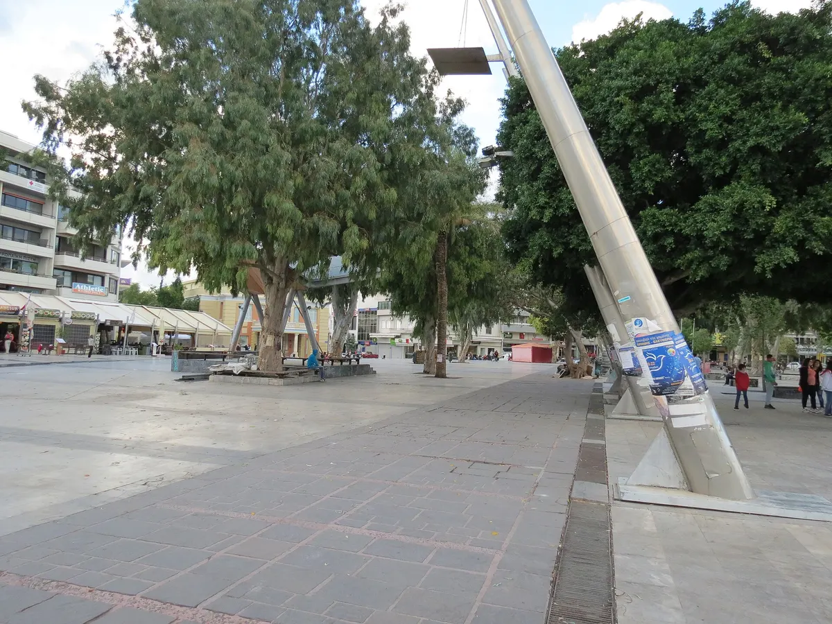 Eleftherias Square in central Heraklion, illustration of city-centre hotels near Heraklion Airport