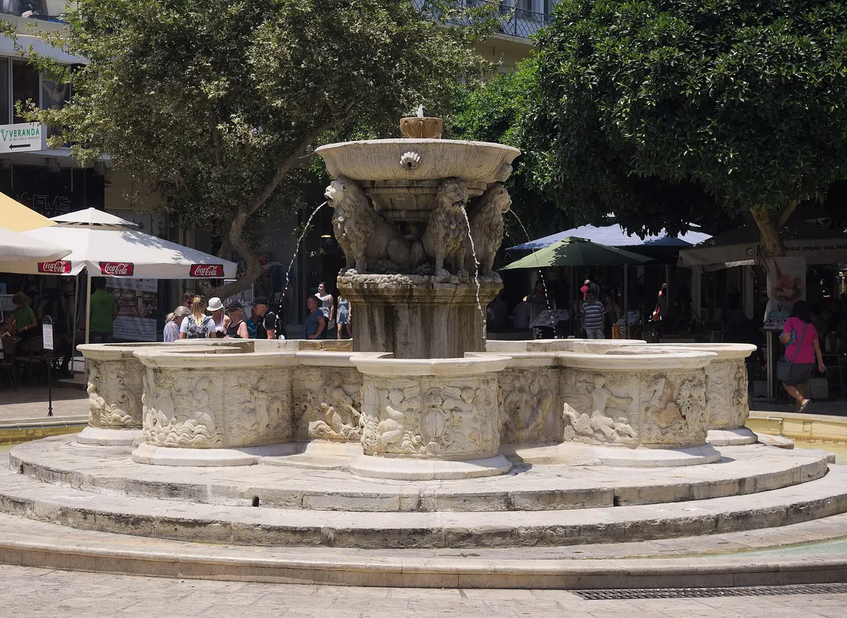 Lions Square (Morosini fountain), a short walk from Kastro Hotel (illustration), near Heraklion Airport